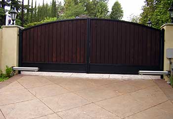 Wooden Gate Installation Next To Bronx NY Wooden Gate Installation | Gate Repair Bronx NY