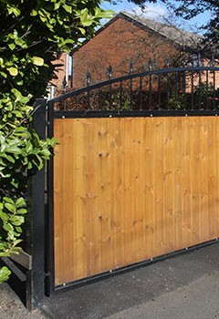 Swing Gate Repair Near Bronx